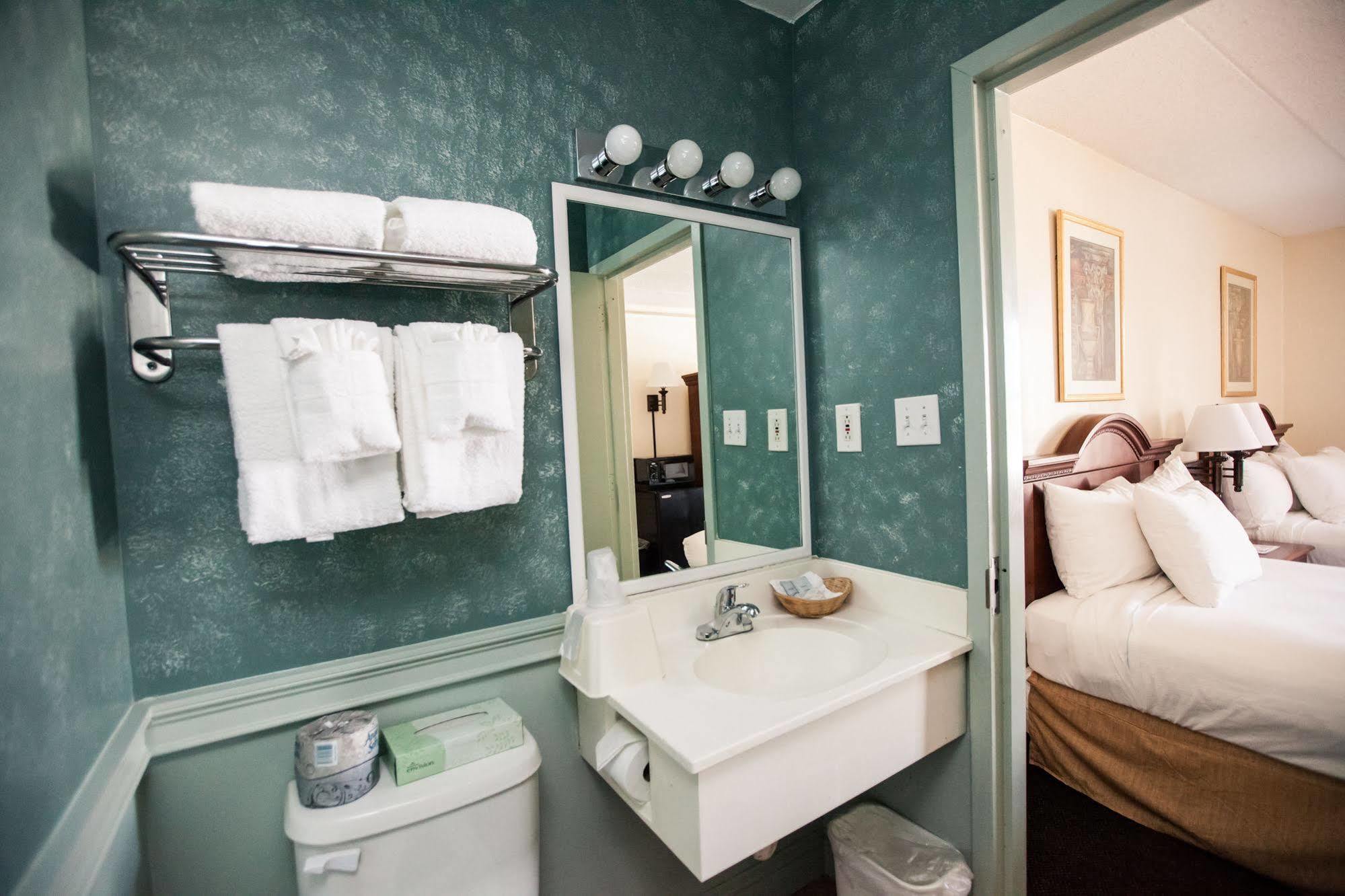 Inns Of Virginia Falls Church Extérieur photo
