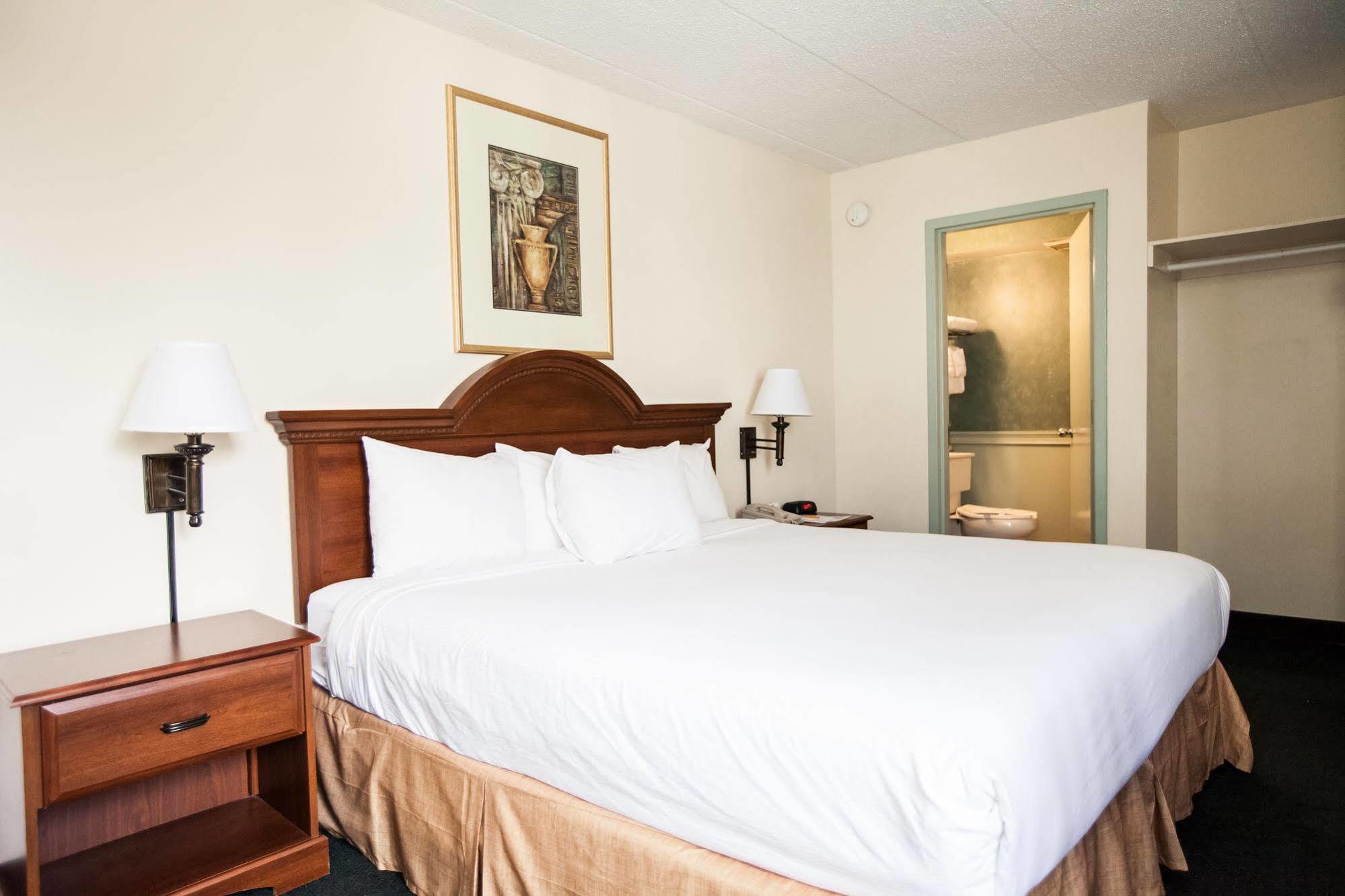 Inns Of Virginia Falls Church Extérieur photo